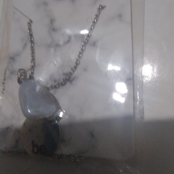 Be raw crystal handmade necklace sold as is - Picture 2 of 4